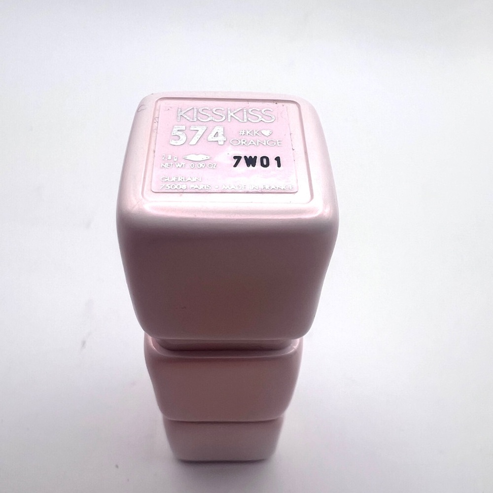 Guerlain KissKiss Lipstick 574 KK Orange – Rare Pink Case